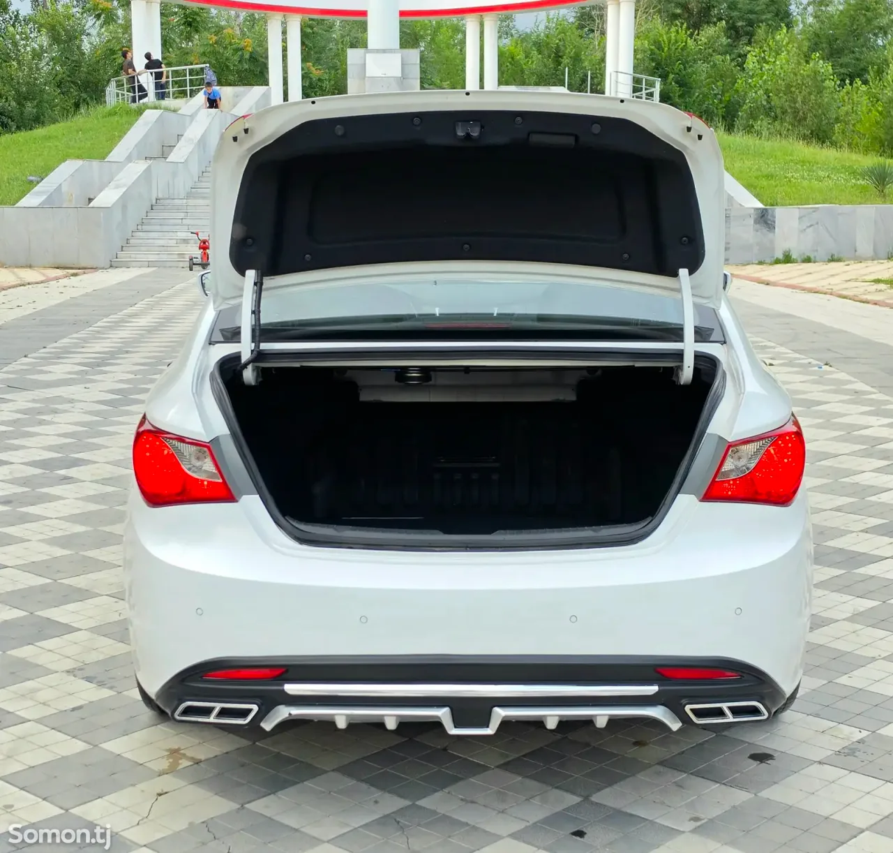 Hyundai Sonata 2011 · 2.0 AT