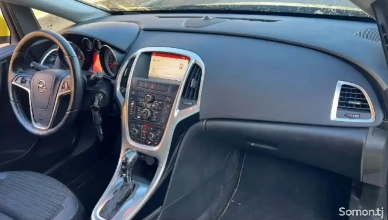 Opel Astra J 2015 · 1.4 AT