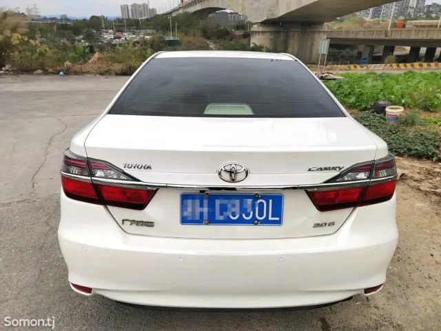 Toyota Camry 2016 · 2.0 AT