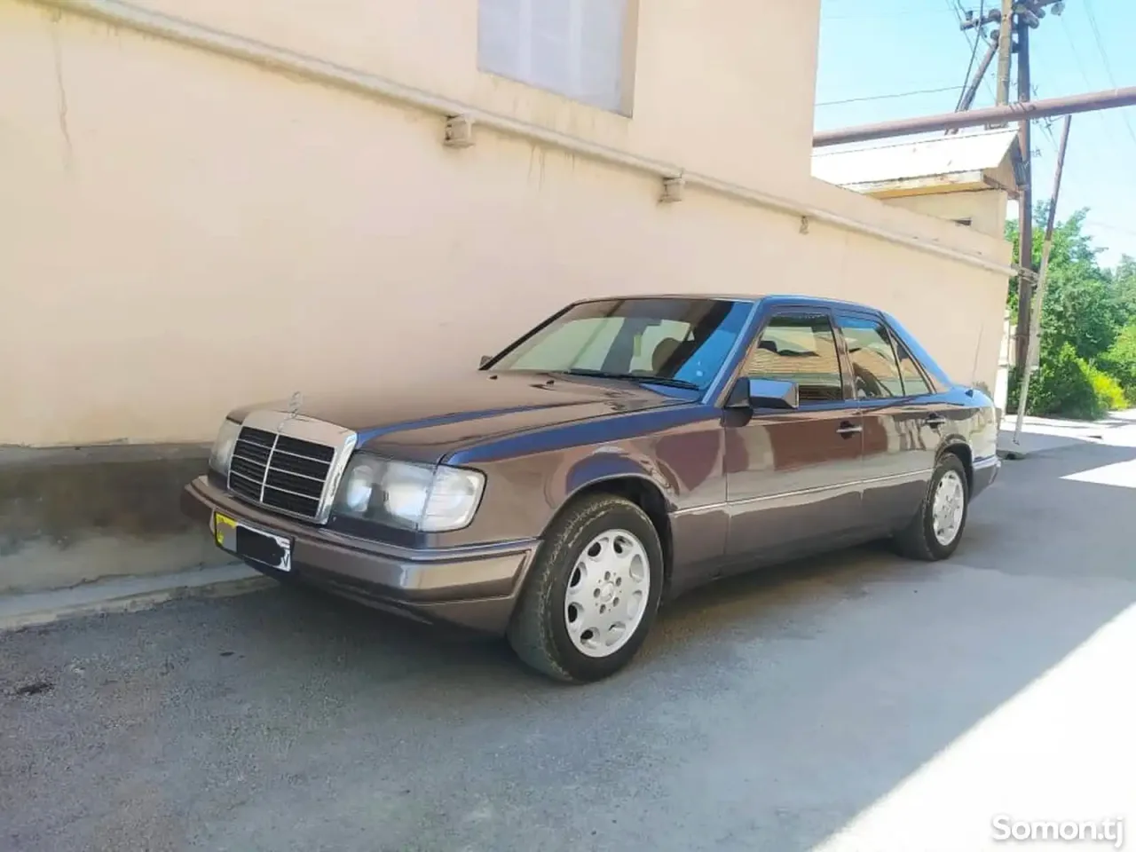 Mercedes-Benz W124 1992 · 2.0 MT