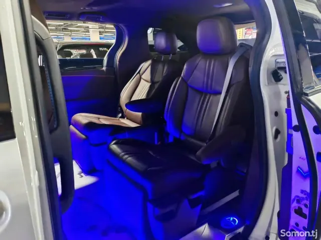 Toyota Sienna 2023 · 2.5 AT