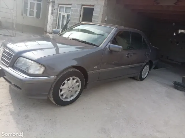 Mercedes-Benz C class 1997 · 2.2 AT