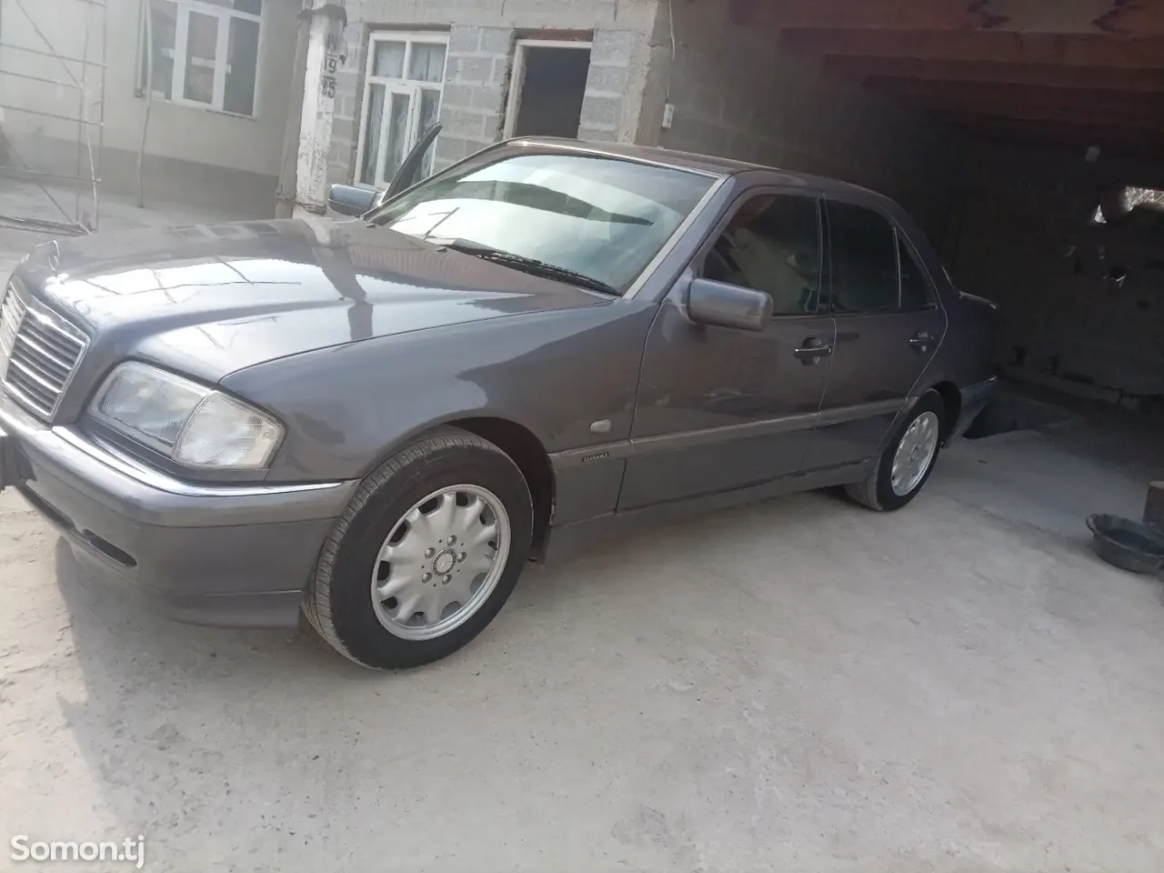Mercedes-Benz C class 1997 · 2.2 AT