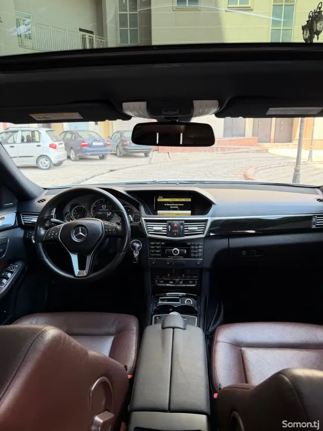Mercedes-Benz E class 2011 · 3.5 AT