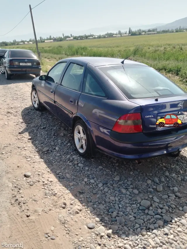 Opel Vectra B 1997 · 1.6 MT
