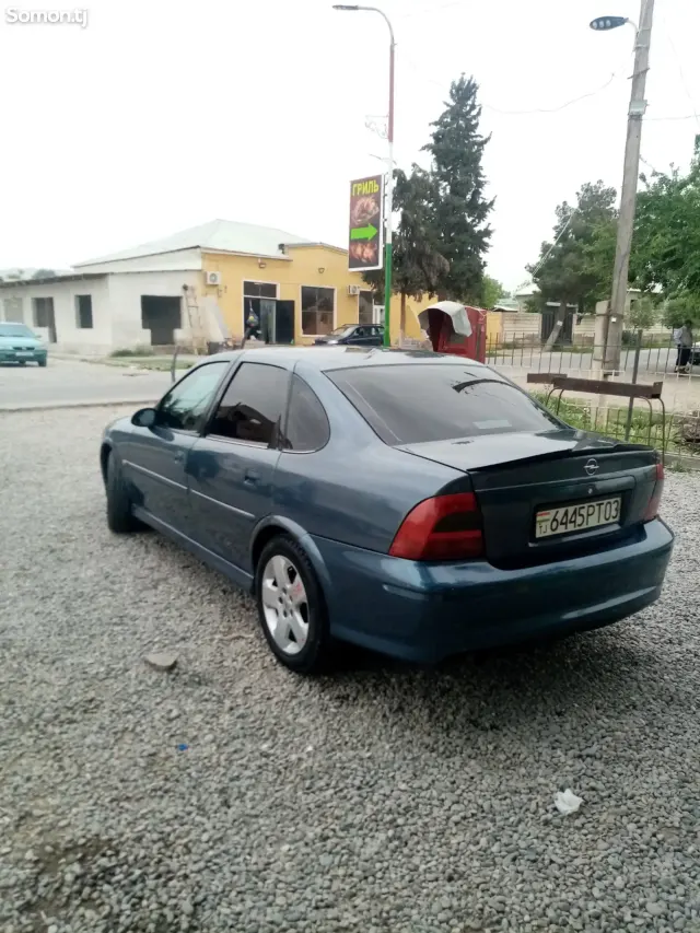 Opel Vectra B 1998 · 1.6 MT