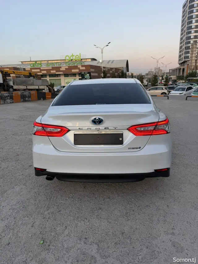 Toyota Camry 2018 · 2.5 AT