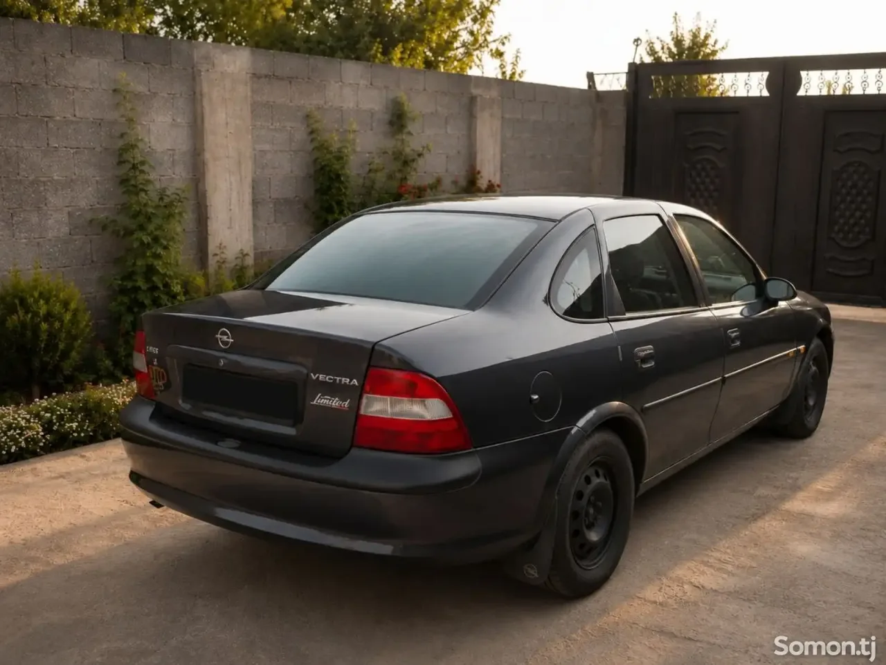 Opel Vectra B 1997 · 1.6 MT