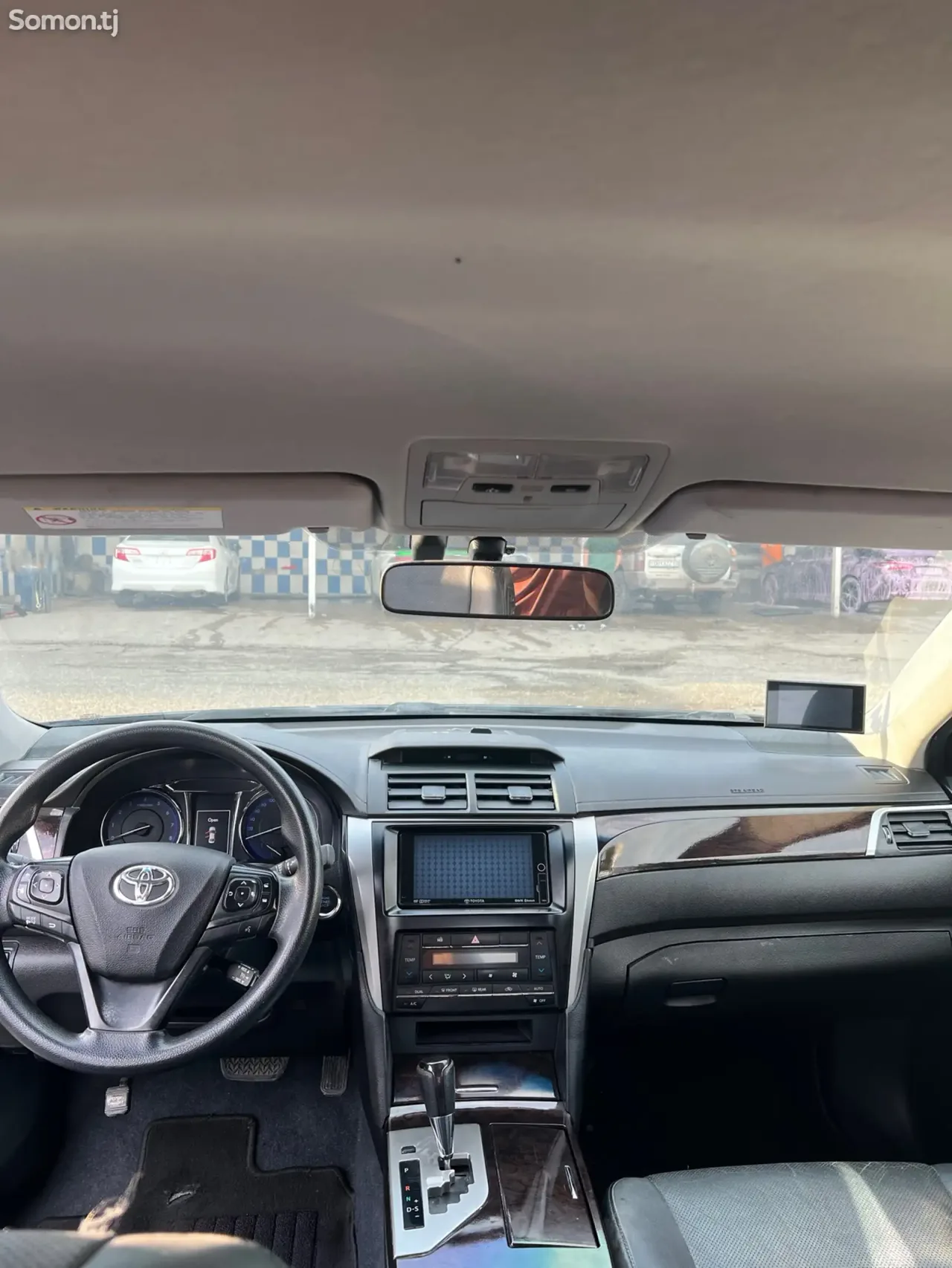 Toyota Camry 2017 · 2.0 AT