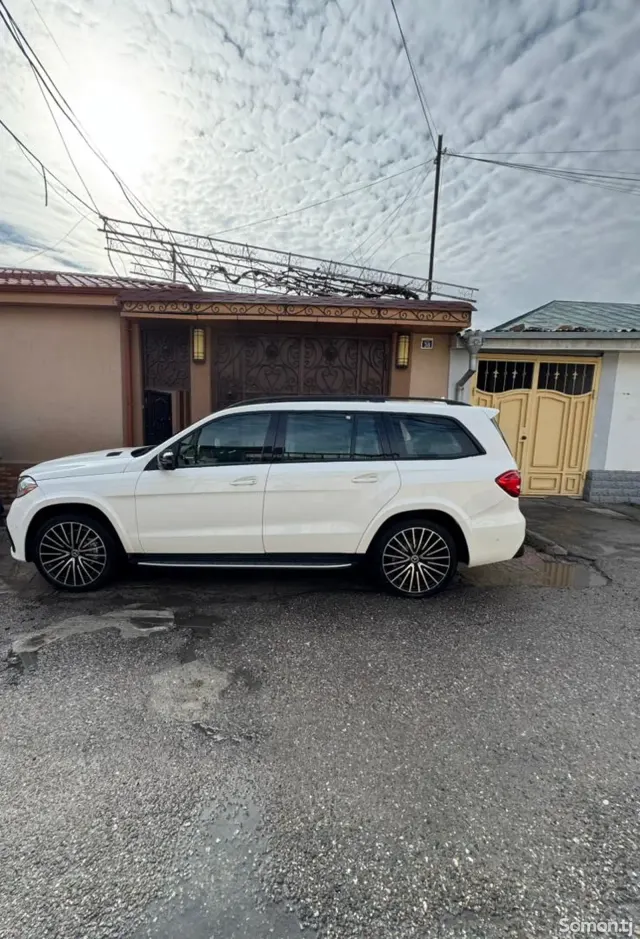 Mercedes-Benz GLS 2018 · 4.5 AT