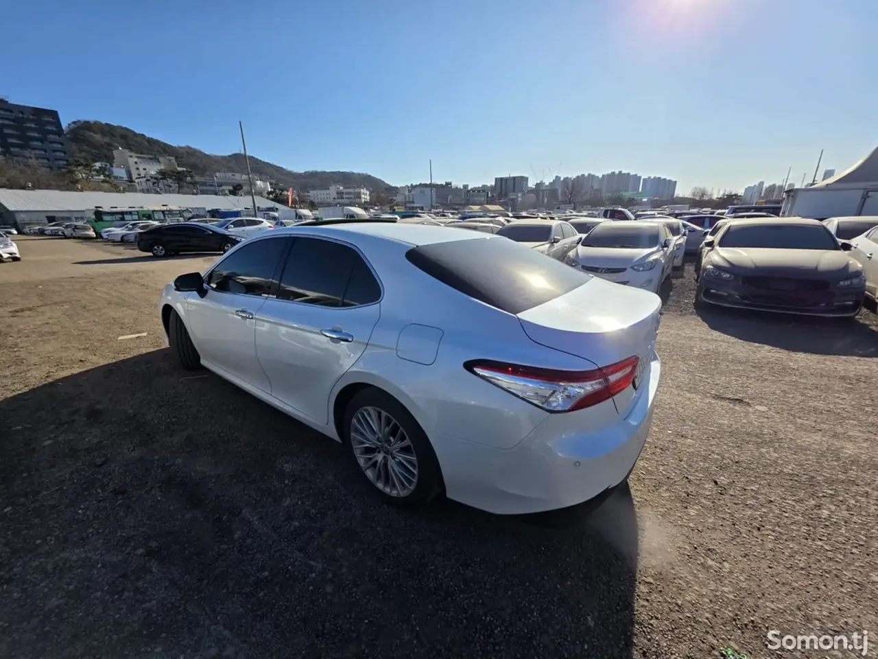 Toyota Camry 2019 · 2.5 AT