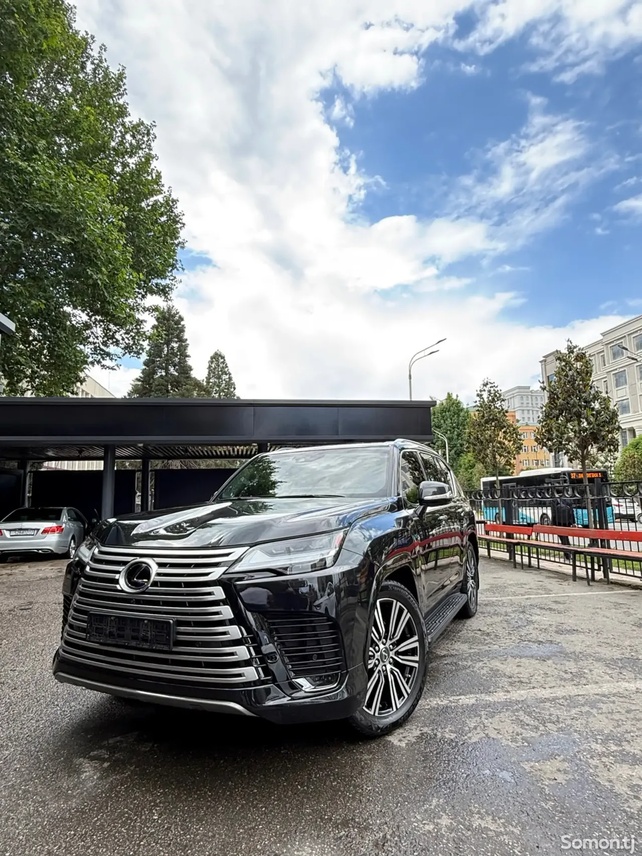 Lexus LX series 2023 · 3.5 AT