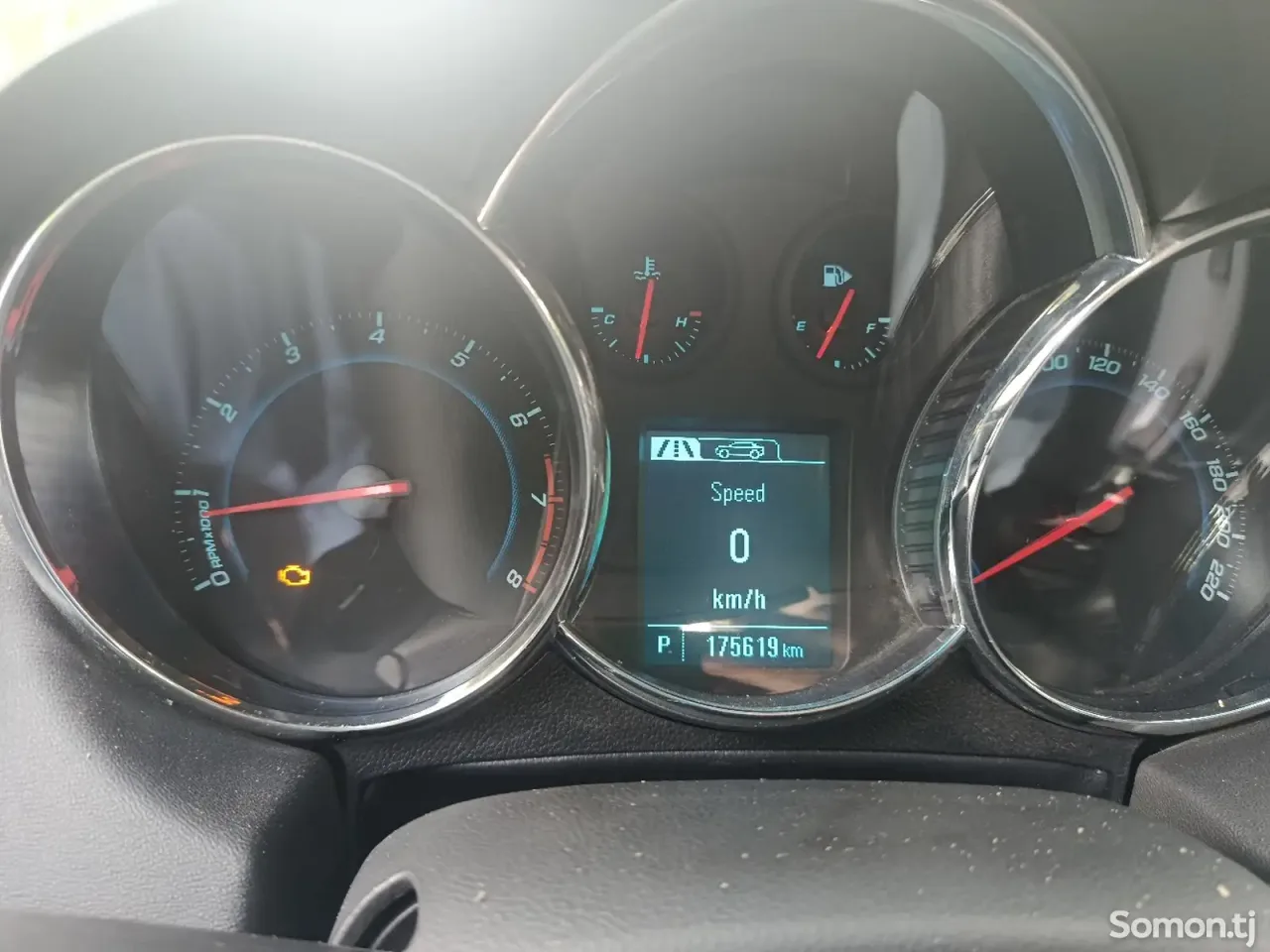 Chevrolet Cruze 2014 · 1.4 AT