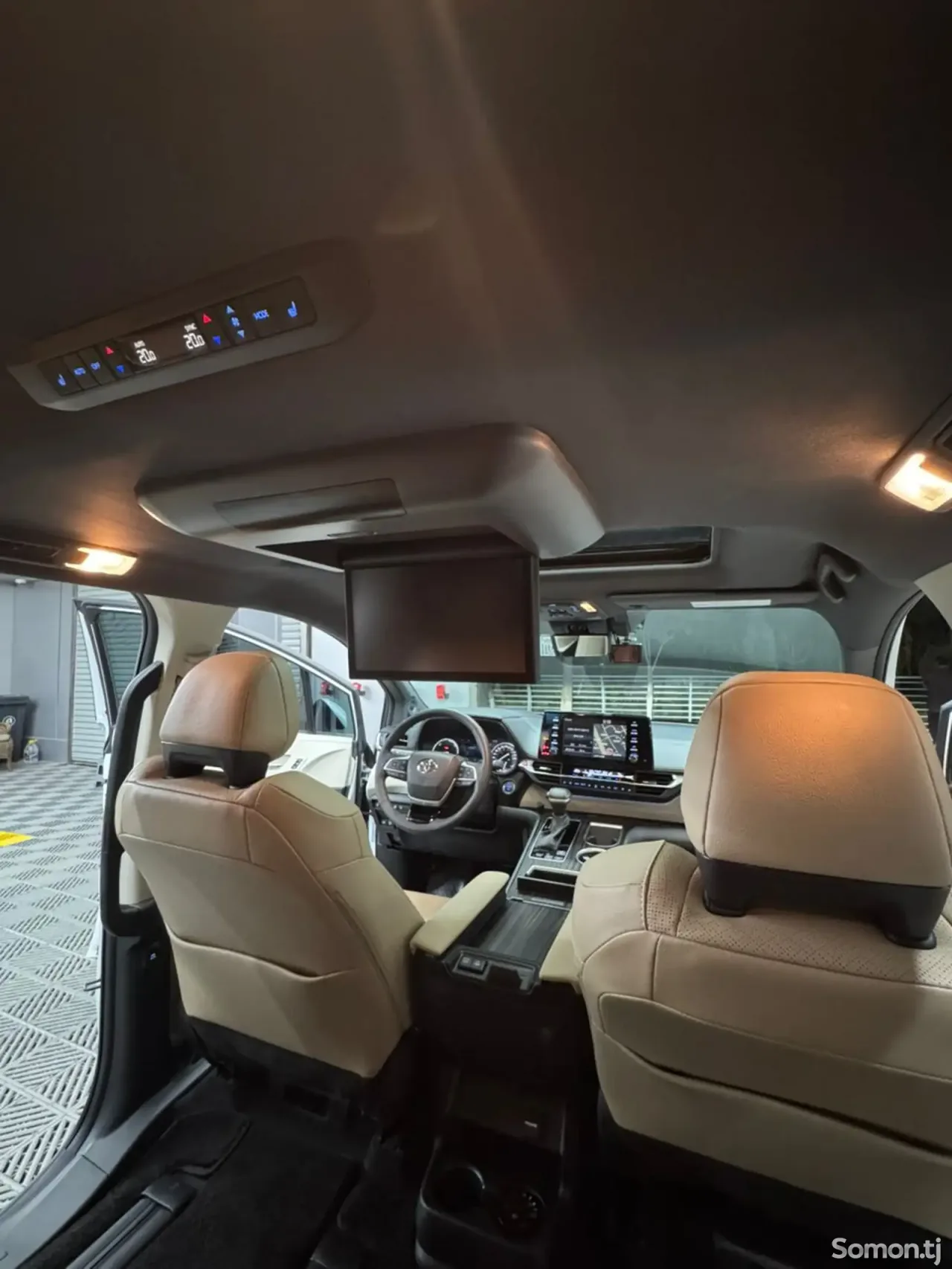 Toyota Sienna 2024 · 2.5 AT
