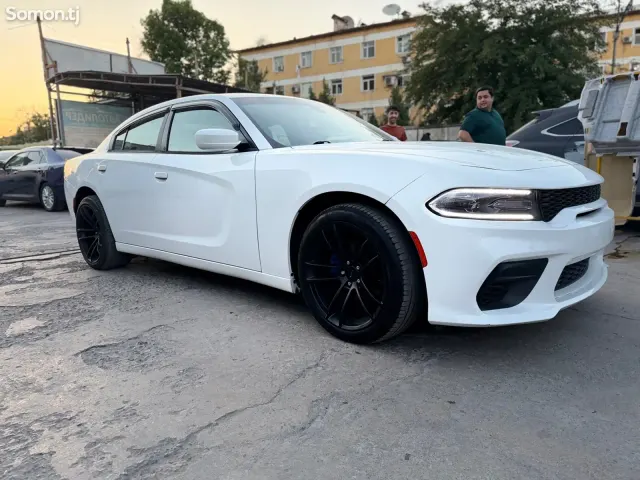 Dodge Charger 2016 · 3.6 AT