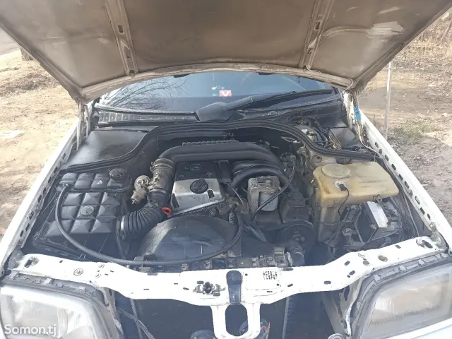 Mercedes-Benz C class 1997 · 2.2 MT