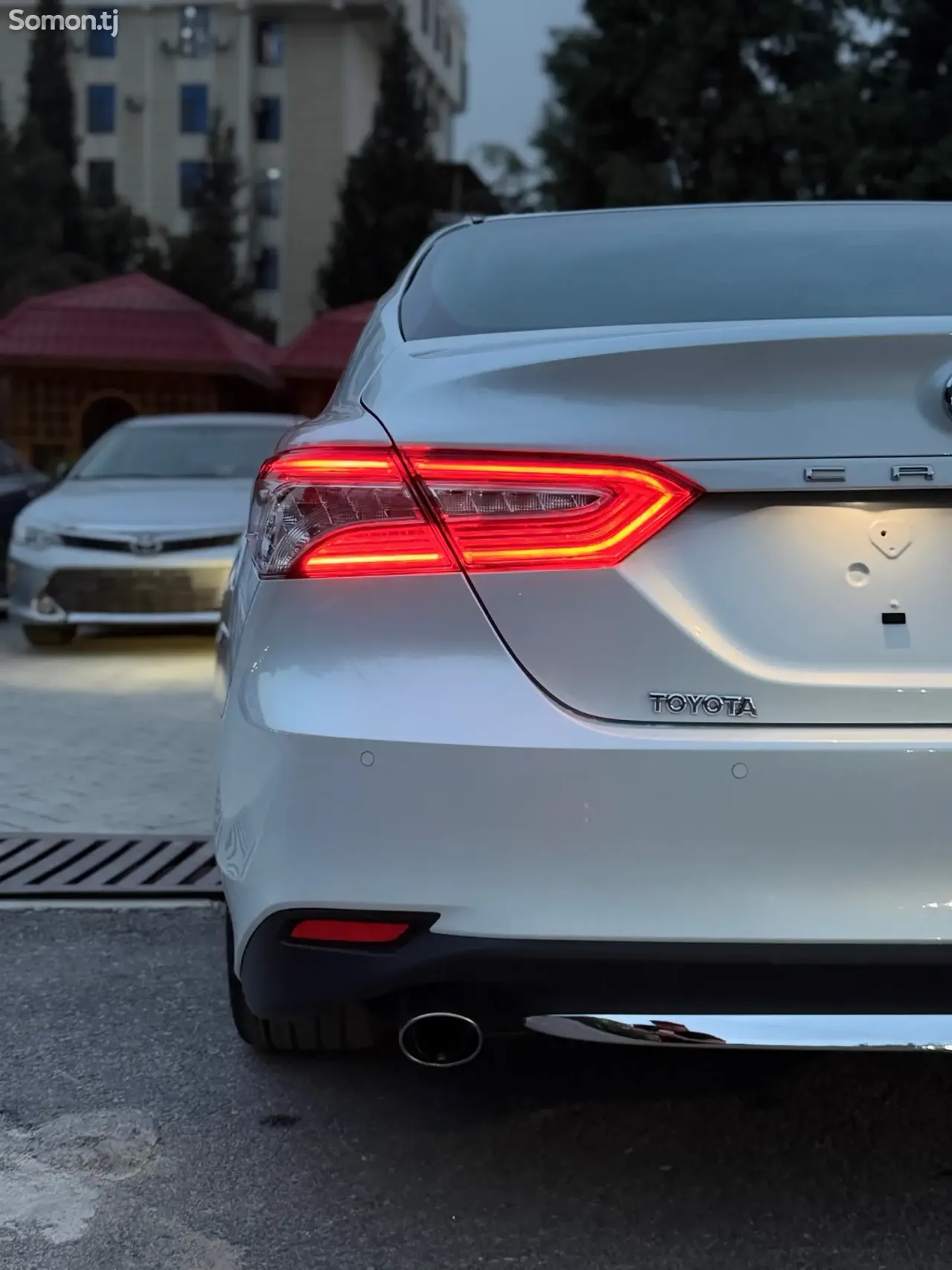 Toyota Camry 2018 · 2.5 AT