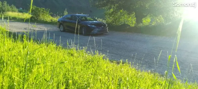 Toyota Camry 2018 · 2.0 AT