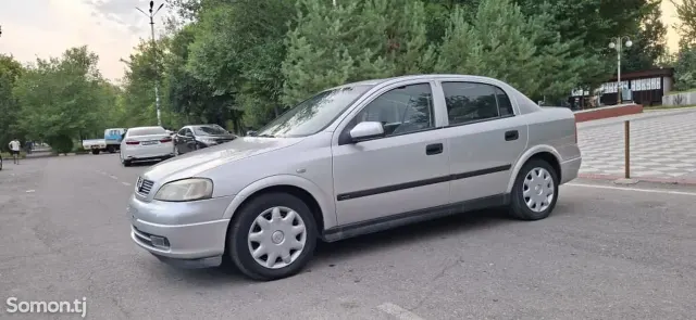 Opel Astra G 2000 · 1.8 MT