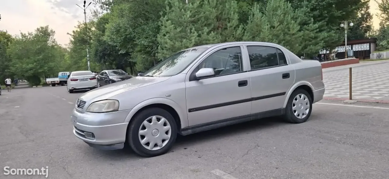 Opel Astra G 2000 · 1.8 MT