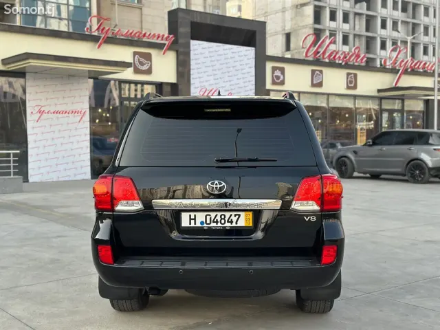 Toyota Land Cruiser 2015 · 4.5 AT