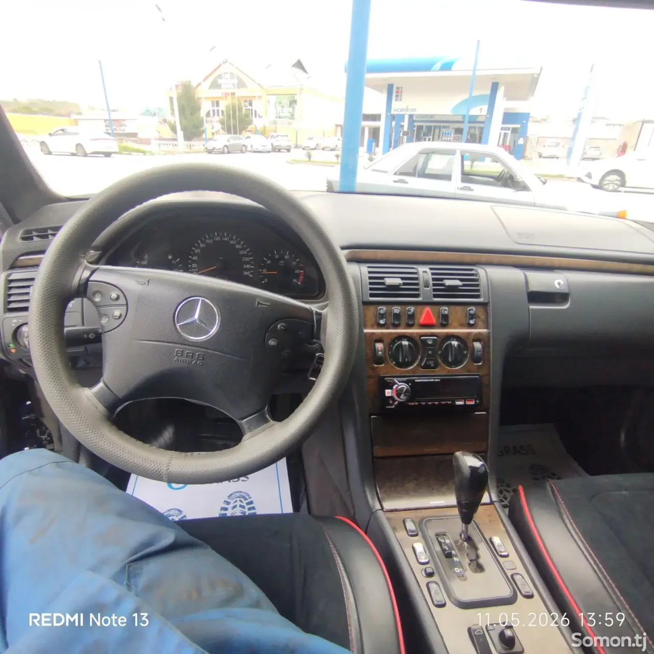 Mercedes-Benz E class 2001 · 3.2 AT