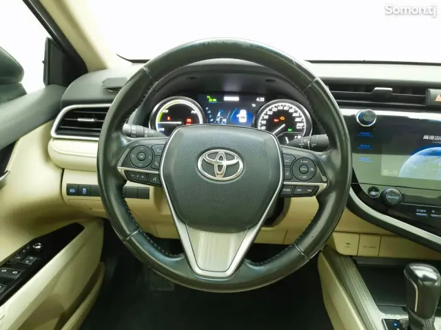 Toyota Camry 2019 · 2.5 AT