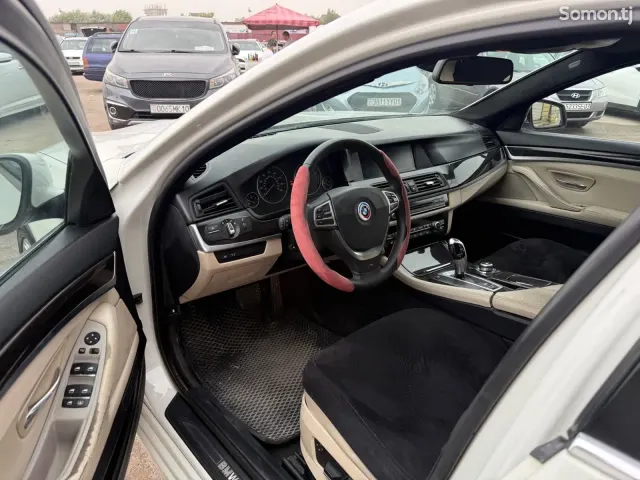 BMW M5 2010 · 3.0 AT
