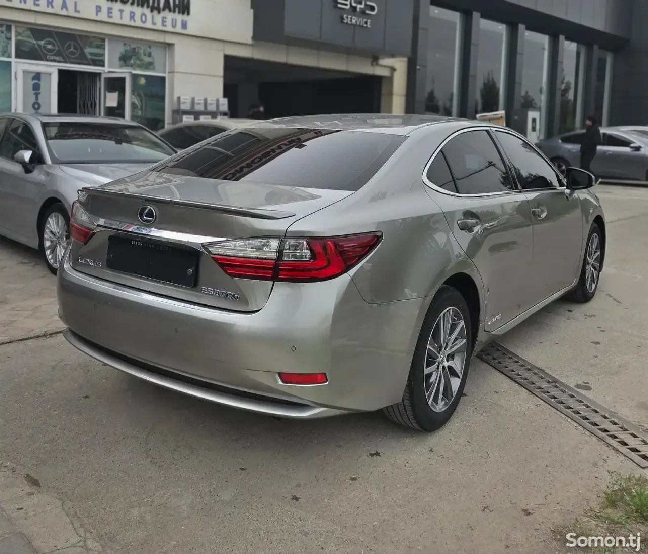 Lexus ES series 2016 · 2.5 AT