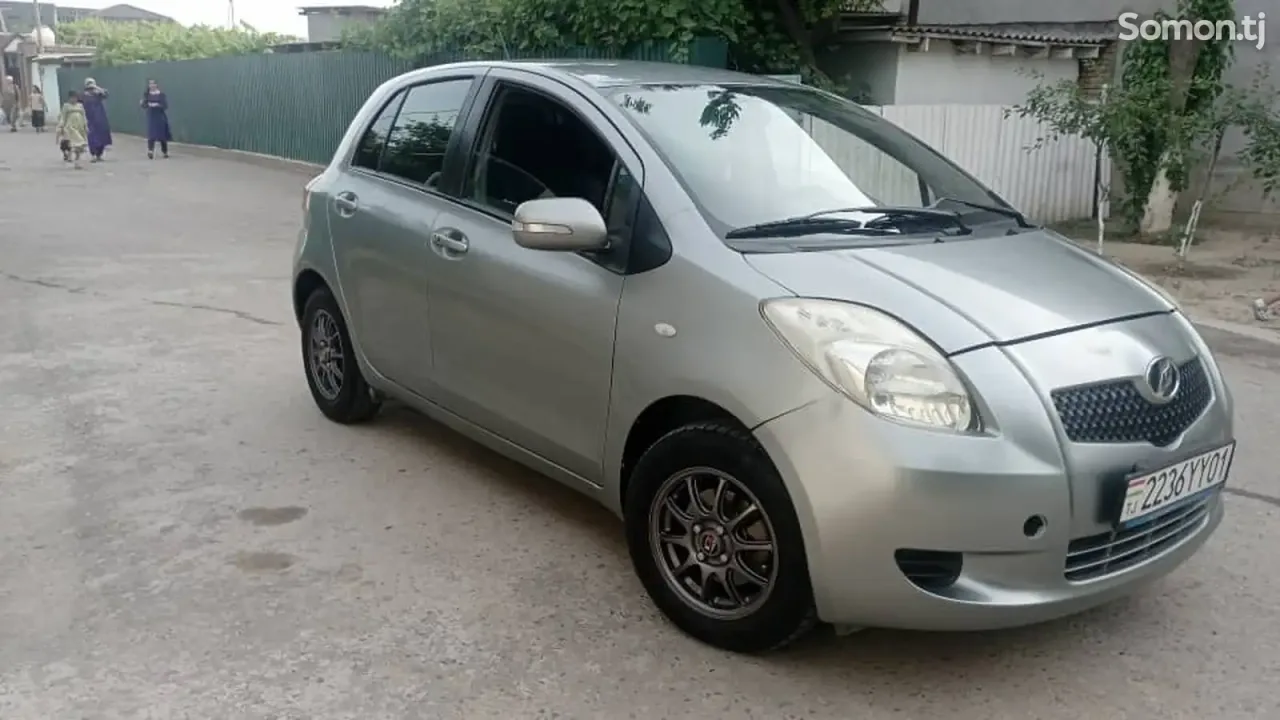 Toyota Vitz 2009 · 1.3 AT