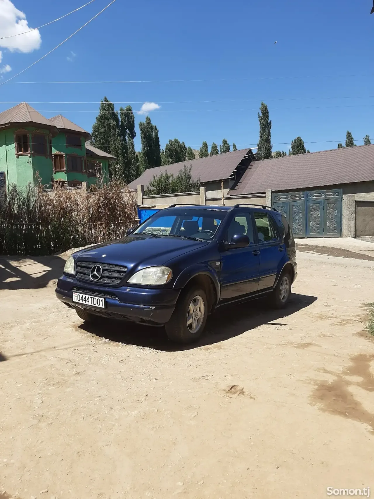 Mercedes-Benz ML class 2000 · 2.4 AT