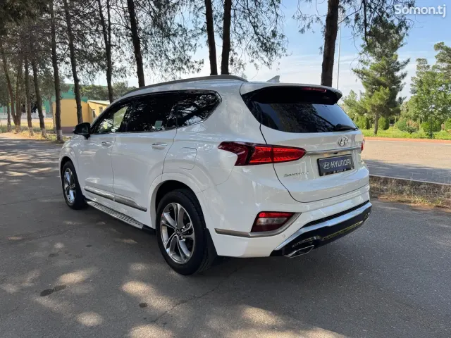 Hyundai Santa Fe 2018 · 2.2 AT