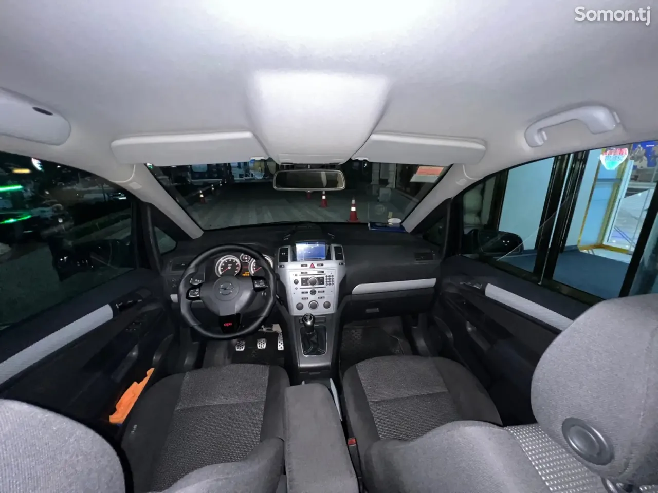 Opel Zafira 2006 · 1.8 MT