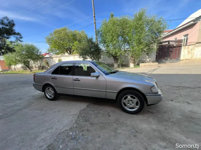 Mercedes-Benz CE class 1995 · 1.8 MT