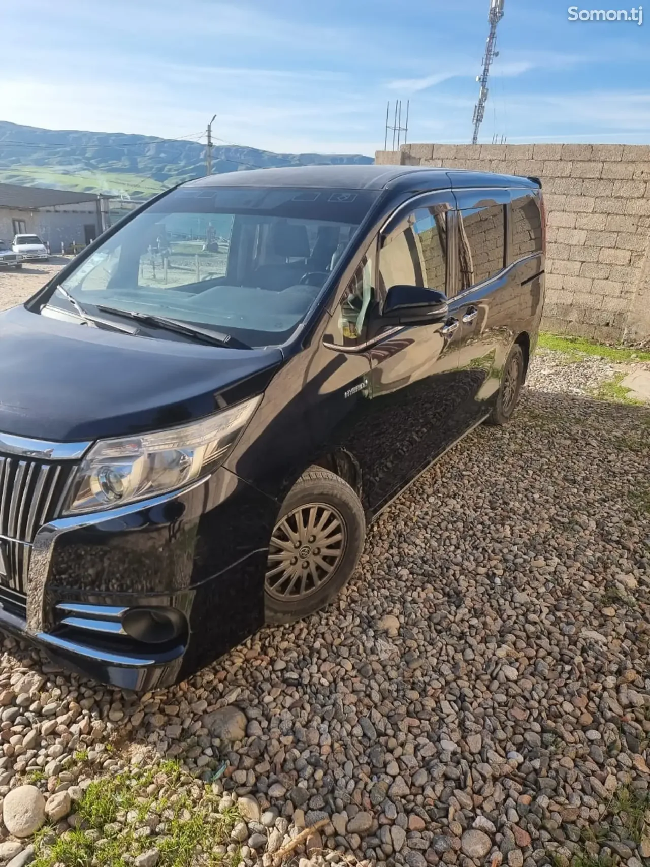 Toyota Voxy 2016 · 2.5 AT