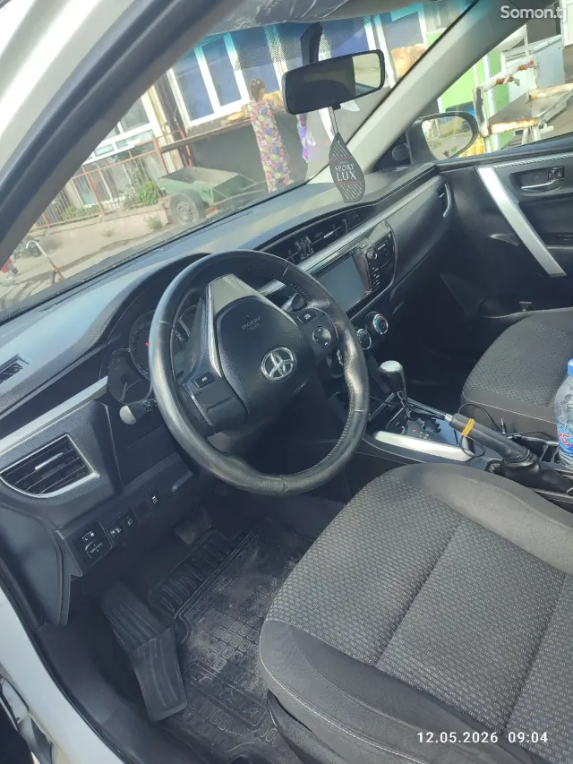 Toyota Corolla 2014 · 1.8 AT