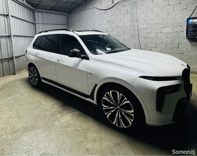 BMW X7 2025 · 4.0 AT