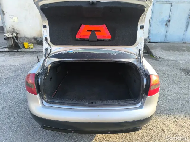 Audi A6 2001 · 2.5 AT
