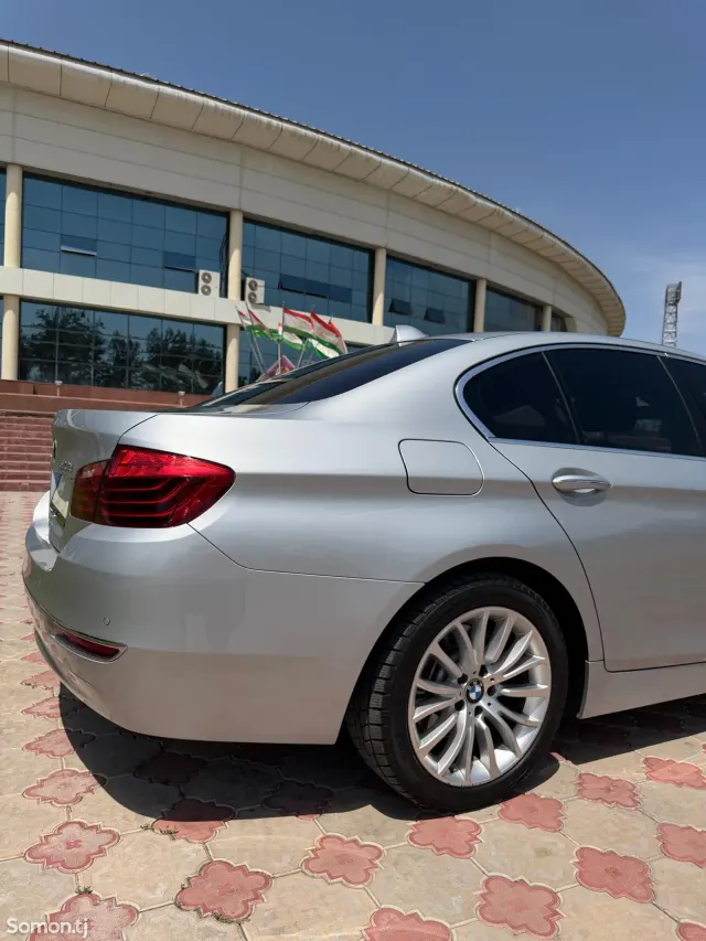 BMW 5 series 2015 · 2.0 AT