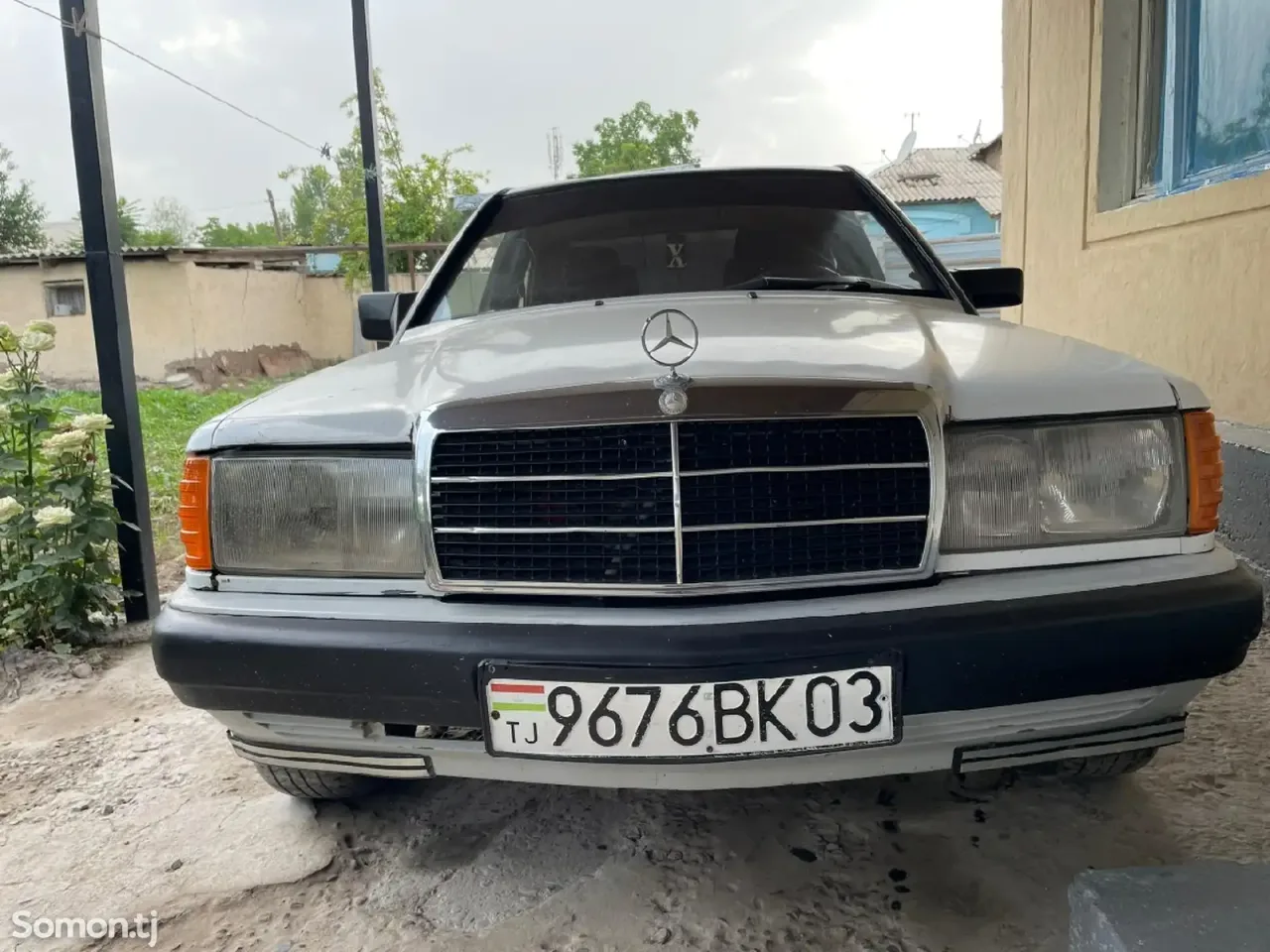 Mercedes-Benz W201 1991 · 2.0 MT