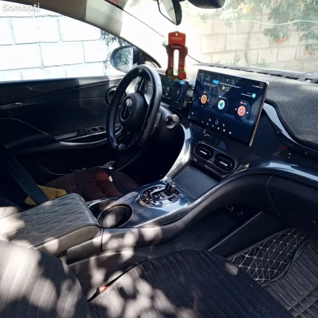 BYD E2 2025 · AT