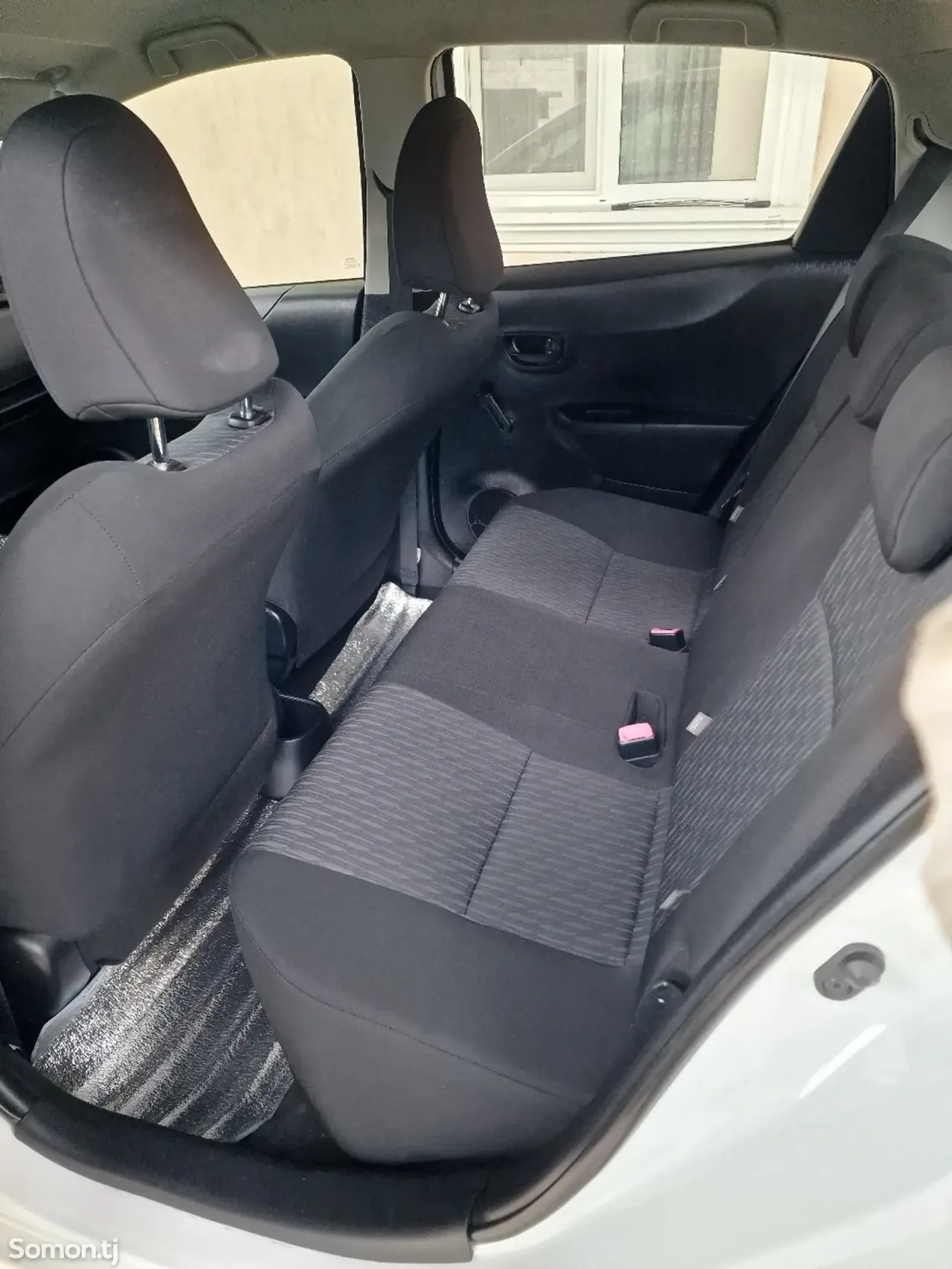 Toyota Yaris 2014 · 1.0 MT