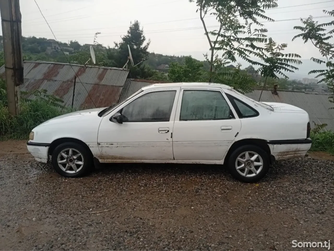 Opel Vectra A 1990 · 1.6 MT