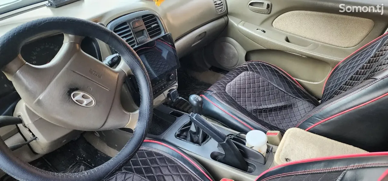 Hyundai Sonata 2004 · 1.8 MT