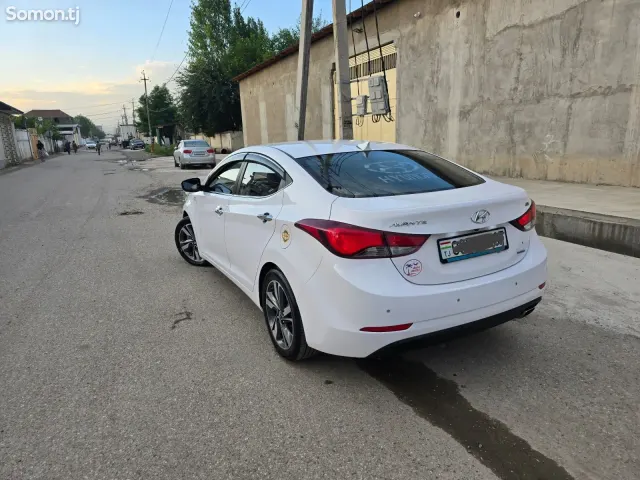 Hyundai Avante 2014 · 1.6 AT