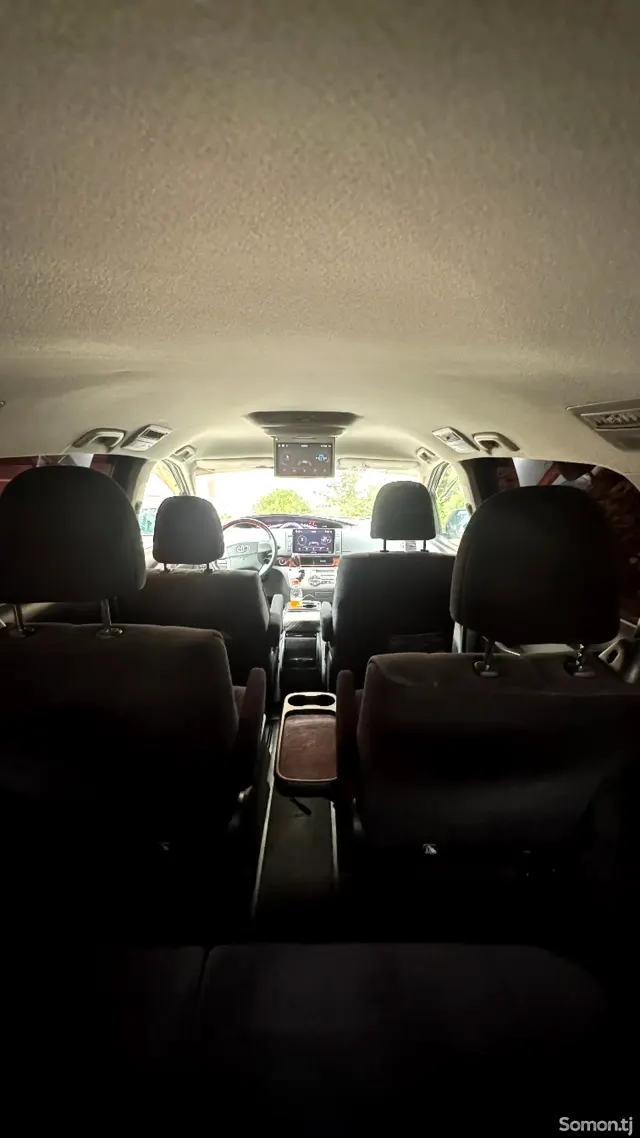 Toyota Estima 2010 · 2.4 AT