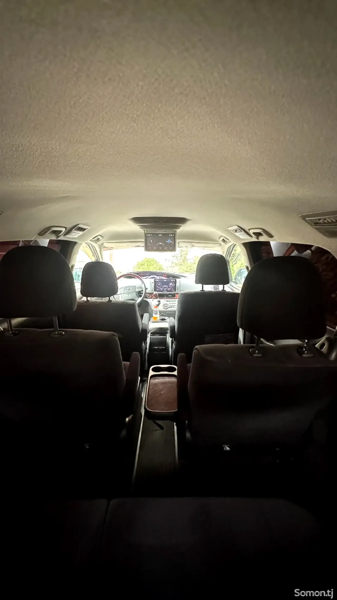 Toyota Estima 2010 · 2.4 AT