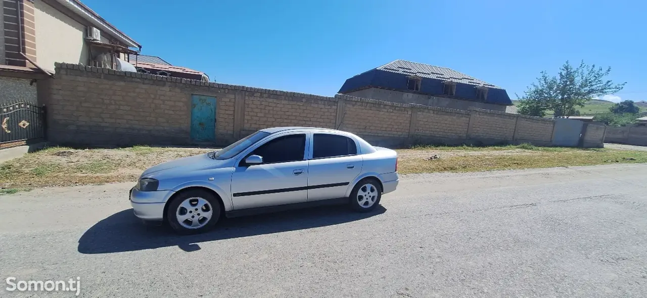 Opel Astra G 1999 · 1.6 MT