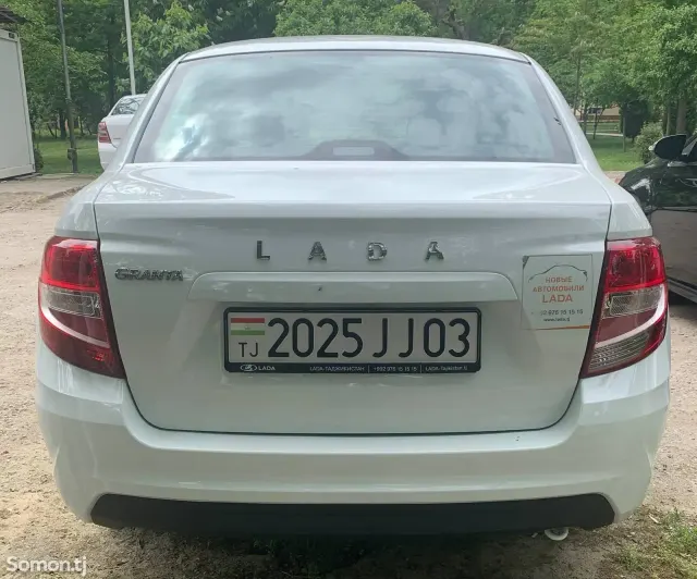Lada (ВАЗ) Granta 2025 · 1.6 MT
