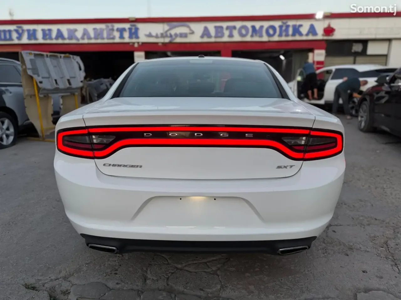 Dodge Charger 2016 · 3.6 AT